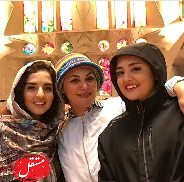 ستایش و خواهرش در کنار بازیگر معروف + عکس