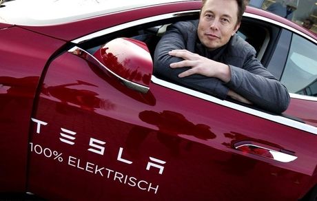پاداش یک تریلیون دلاری تسلا به ایلان ماسک