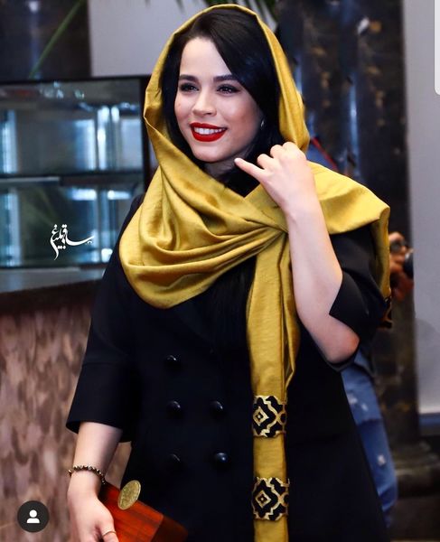 تیپ خانومانه دختر شریفی نیا در هتل اسپیناس پالاس + عکس