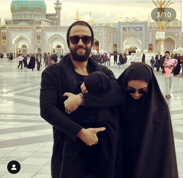آقای خواننده وهمسر آمریکایی اش در حرم امام رضا (ع) + عکس