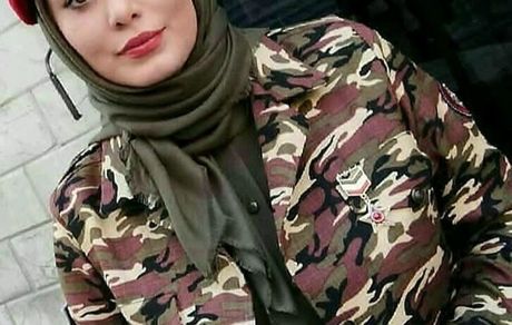 سحر قریشی با لباسهای ارتشی + عکس