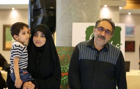 آقای مجری در کنار همسر مجری و فرزندش + عکس