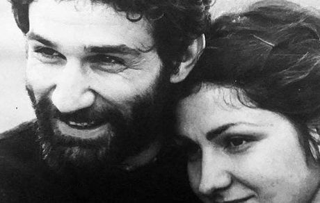 چهره گلاب آدینه و مهدی هاشمی در سال 1354