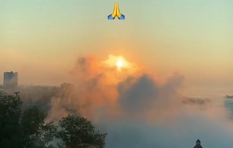 بازیگر معروف در آبشار نیگارا + عکس