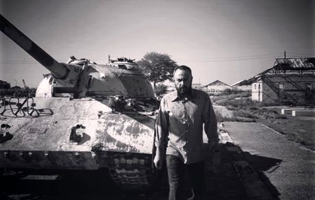 بازیگر وارش در میدان جنگ + عکس