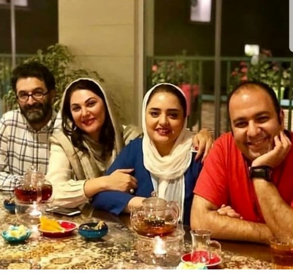 رستوران گردی نرگس محمدی و لاله اسکندری بهمراه همسرانشان + عکس