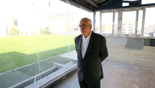 واکنش ناامیدانه فتحاللهزده به ترکاندن بمب نقل و انتقالاتی