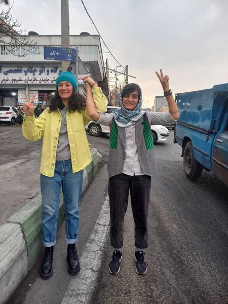 عکس جدید از نیلوفر حامدی و الهه محمدی بعد از آزاد شدن از زندان