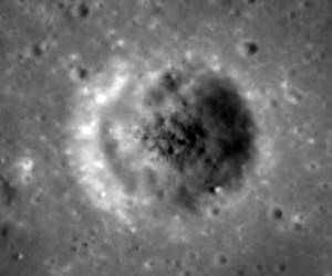 عکس های ناسا از شی مرموز در کره ماه