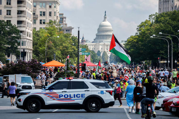 واکنش گسترده مردم واشنگتن به نظامی‌گری دولت ترامپ