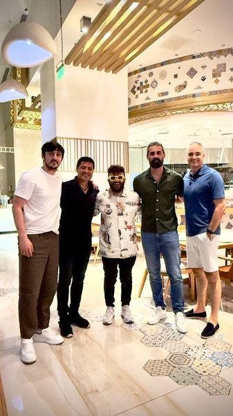 عکسی از علیرضا فغانی با معروف ترین چهره های ورزش ایران در دبی