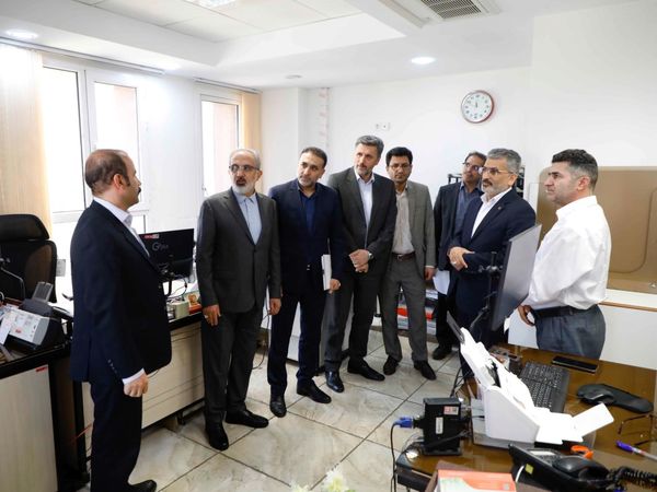 هم افزایی واحدهای صف و ستاد بانک مسکن در خدمت رسانی به مردم/ ارایه خدمات به مشتریان با تمام قدرت و توان