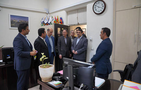 بازدید مدیرعامل بانک ملی ایران از اداره کل روابط عمومی به مناسبت روز جهانی ارتباطات و روابط عمومی