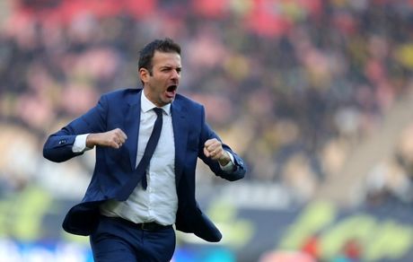 تمدید قرارداد استراماچونی با ۲۰ درصد افزایش و کلی آپشن 