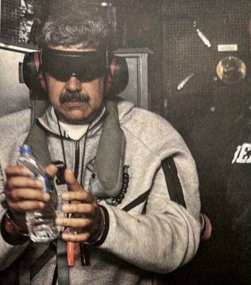 اولین عکس مادورو بعد از دستگیری با دستبند و لباس زندان!