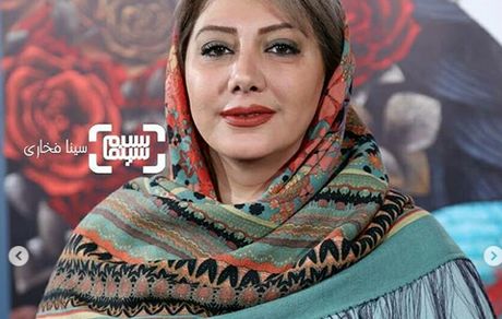 تصویر زهرا داودنژاد در اکران فیلم کارت پرواز