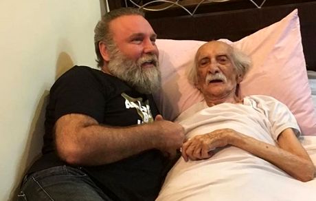 کیهان ملکی و داریوش اسدزاده در رختخواب + عکس