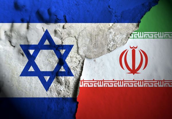 هشدار اکونومیست: جنگ دیگری در راه است / ایران مذاکرات را رد کرد؛ ترامپ دستور ساخت بمب‌افکن‌های B-2 را داد!