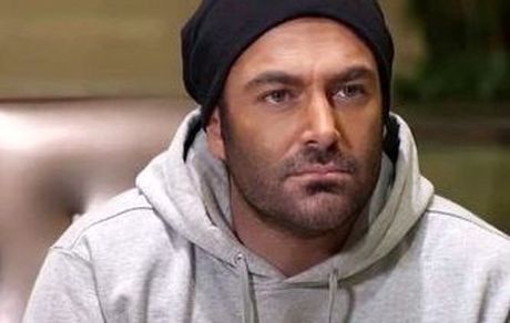 گلزار و لباس تاجدارش + عکس