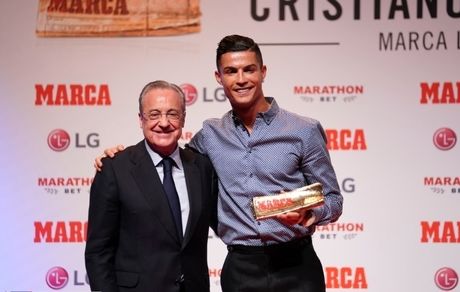 عکس| رونالدو در آغوش فلورنتینو پرس!+عکس