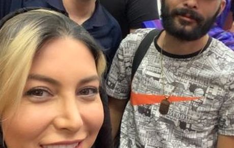 سلفی فریبا نادری و شاگردان پسرش