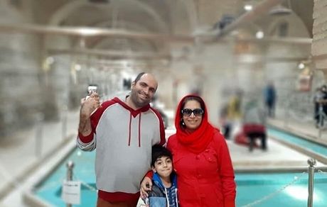 گشت و گذار خانم بازیگر با خانواده اش در مکانهای تاریخی + عکس