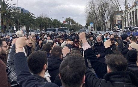 ادامه یافتن اعتراضات به جنگ ختم می‌شود / دست از پا خطا کنید پایگاه‌های آمریکا و اسرائیل نابود می‌شوند!