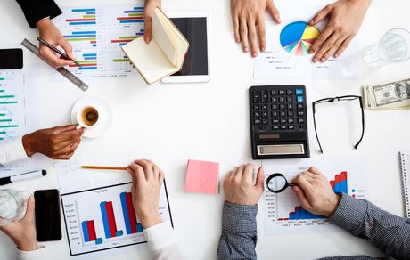 حسابداری مدیریت چیست و چگونه می‌تواند به رشد کسب و کار کمک کند؟

