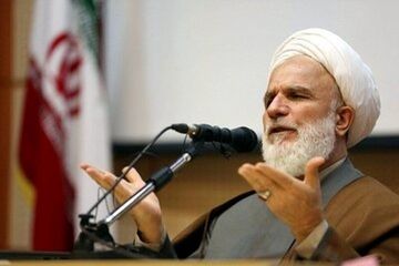 نظام  باید راهی برای عبور از بحران های اقتصادی پیدا کند