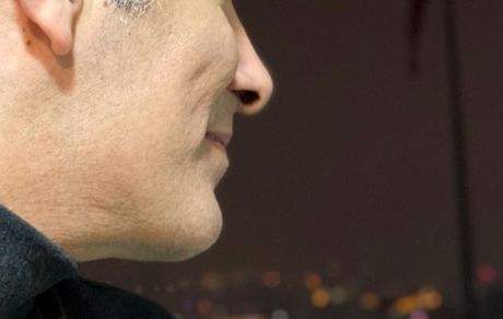 بهنام تشکر در زیر آسمان شب تهران + عکس