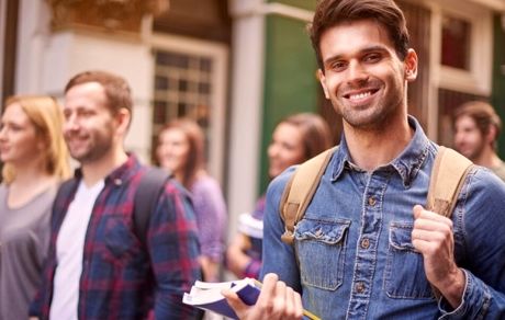 دانشجوهای ایرانی در اروپا و کانادا بدون حساب بین‌المللی چطور گیر می‌افتند؟ تجربیات واقعی  1404

