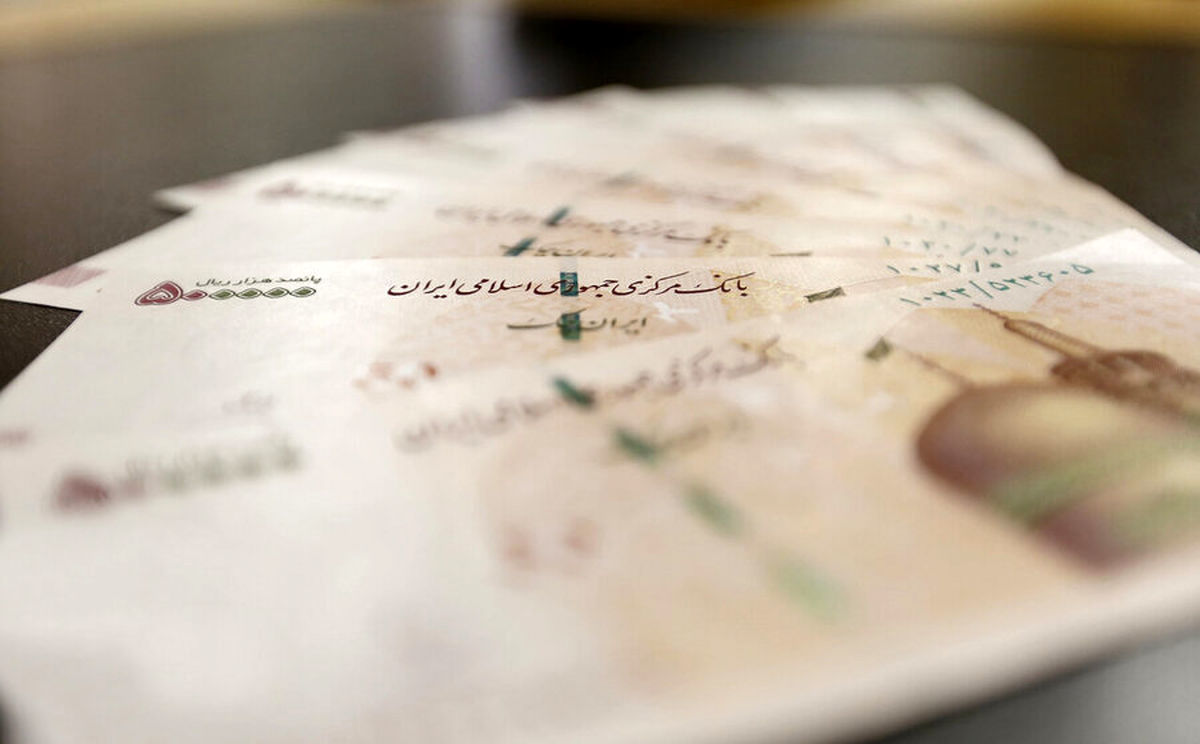 حقوق کارمندان در سال 1403 باز هم افزایش می یابد؟
