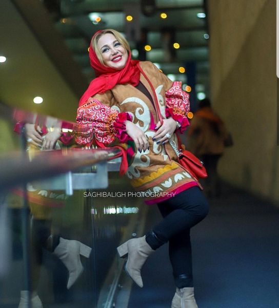 تیپ قرمز بهنوش بختیاری + عکس
