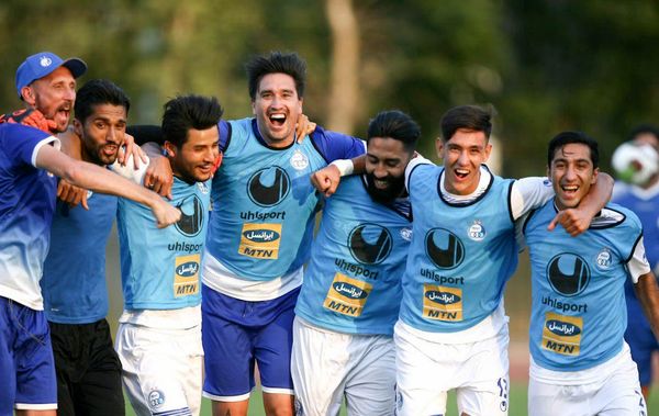 ترکیب احتمالی تیم فوتبال استقلال برای دربی ۹۰ 