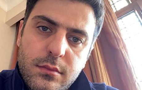علی ضیا در خانه اش + عکس