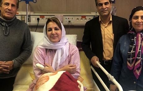 خانم بازیگر روی تخت بیمارستان + عکس