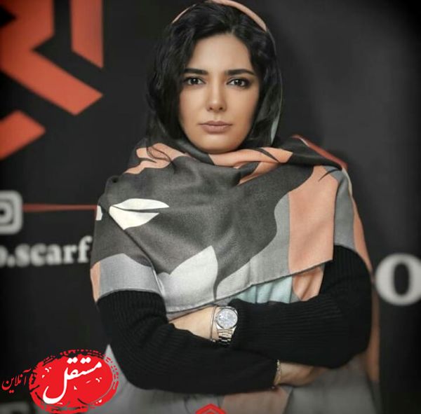 روسری خوشرنگ لیندا کیانی + عکس