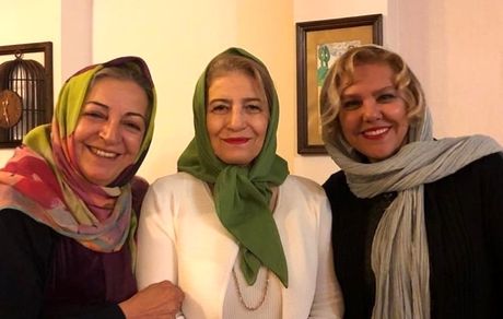 افسانه چهره آزاد در کنار خواهران مشهور سینما + عکس