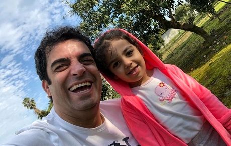 خنده های کارگردان معروف و دخترش + عکس