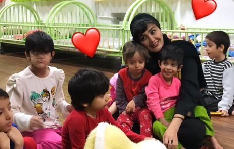 مریم معصومی در کنار کودکان معلول + عکس
