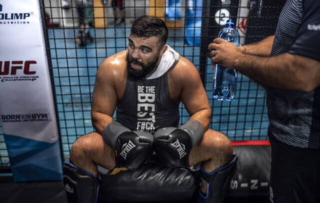 قطع همکاری امیر علی‌اکبری با UFC