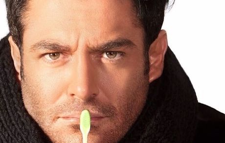 مسواک زدن گلزار + عکس