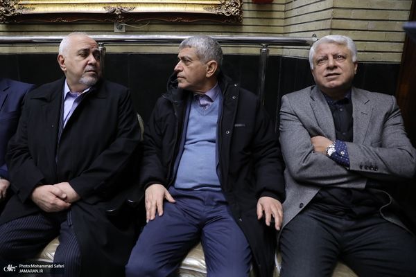 ظریف در مسجد نور تهران، مجلس ترحیم مادر محمد شریعتمداری، بعد از شایعه بازداشت