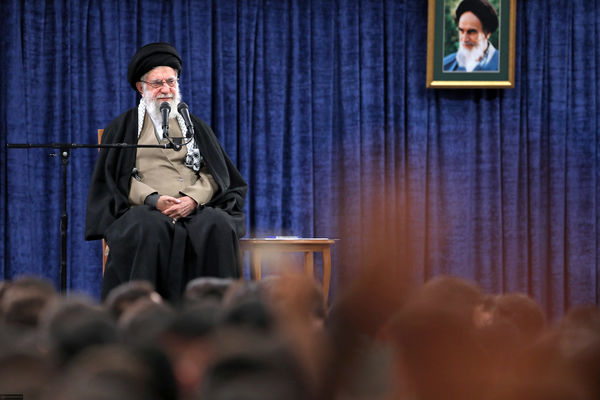 مذاکره با ترامپ،گره تحریمها را کورتر خواهد کرد