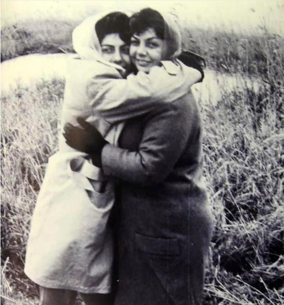 تصویری زیرخاکی از حمیده خیرآبادی و دخترش ثریا قاسمی