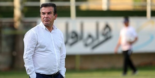 دنیزلی به استیلی کمک می کند