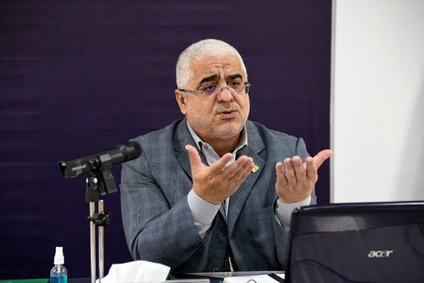 پزشکیان اهل تعامل است، اما نمایندگان ناجوانمردانه برخورد می‌کنند