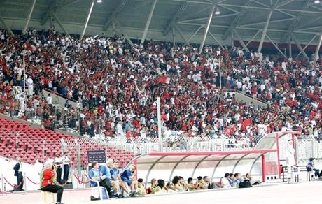 بسیج بحرینی‌ها برای پر کردن ورزشگاه