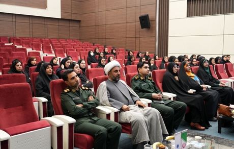 برگزاری مراسم تقدیر از بانوان شاغل فولاد هرمزگان و تبیین ارزش‌های حجاب و عفاف
