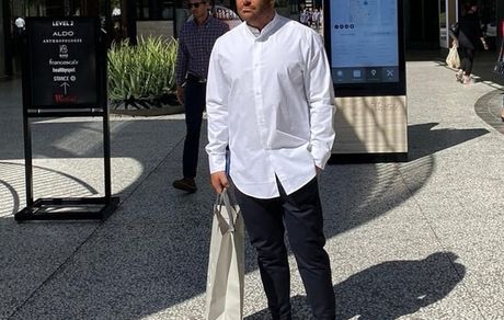 محمدرضا گلزار پس از خرید از فروشگاه های آمریکا + عکس